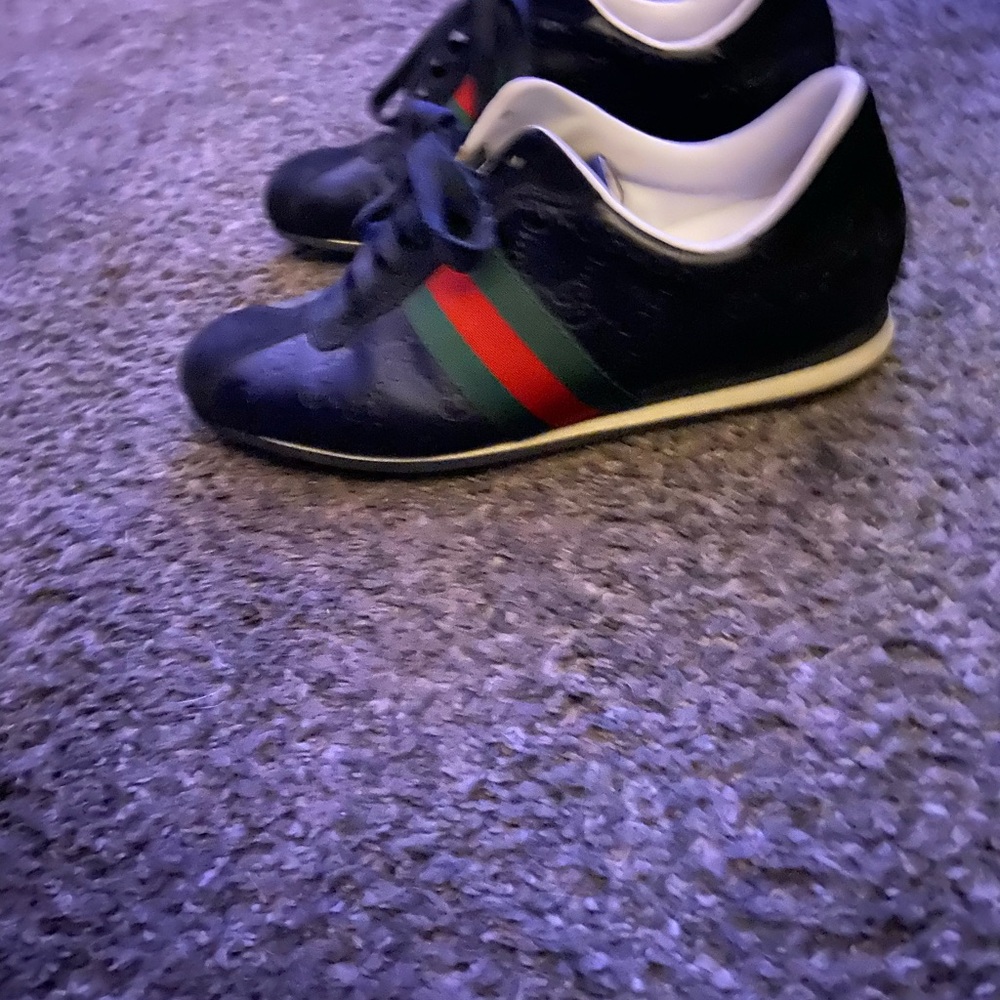 Gucci Men's Black Sneakers with Red and Green Stripes - Picture 6 of 7